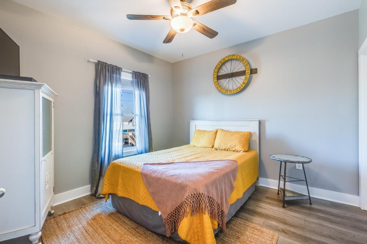 Modern, 3 Bedroom Private House Within Walking Distance To The Beach! 굴프 쇼어스 외부 사진